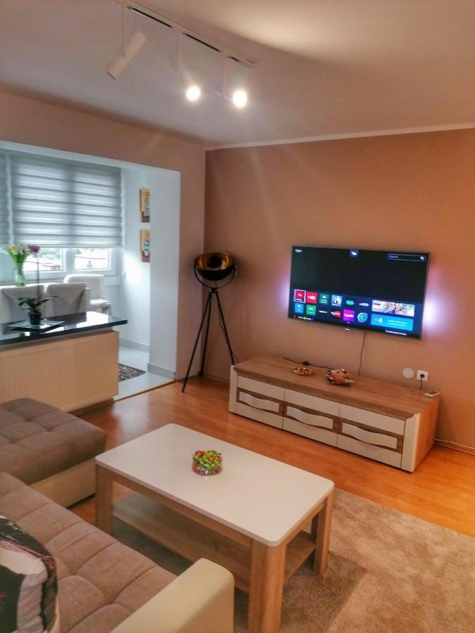 Nights & Smiles Sarajevo Appartement Buitenkant foto