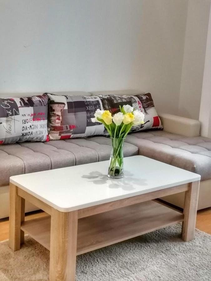 Nights & Smiles Sarajevo Appartement Buitenkant foto